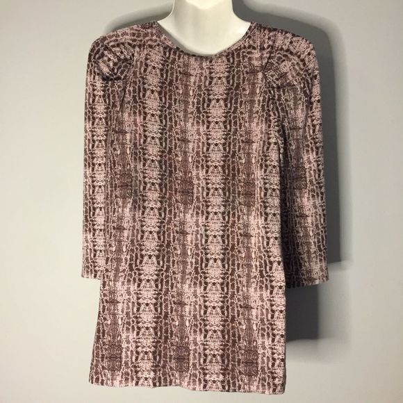 Jennifer Lopez Fashion 3/4 Sleeve Top - Picture 5 of 7